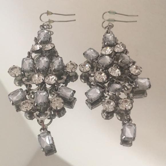 🔷 Beautiful Bling Earrings - Picture 1 of 4
